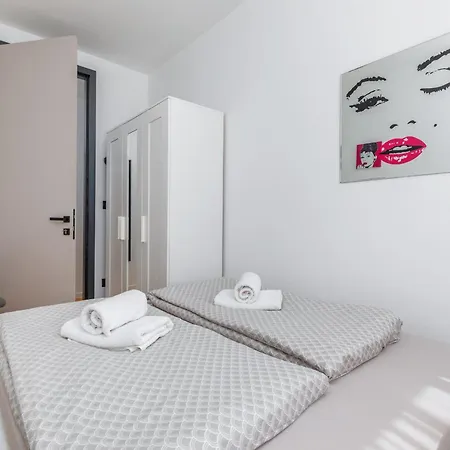 Ana-maria Apartment Pula